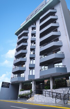 Front of property - Hotel Ferrua (Lima)