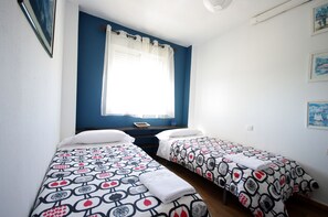 1 chambre, fer et planche à repasser, accès au Wi-Fi (inclus)