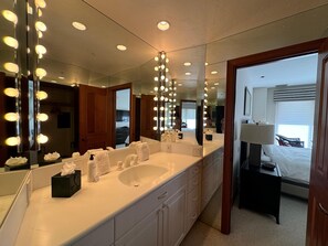 2 Schlafzimmer, Internetzugang, Bettwäsche