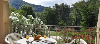Studio avec terrasse, vue sur l'Ardèche!