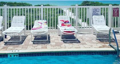 Relax @ our spacious Beach Condo. 3 Bedrooms, Bonus room & 2 Baths
Sleeps 6-10