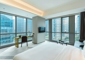 Deluxe King Bed Room - La Yarda Hotel Guangzhou - Free Shuttle Bus Available during Canton Fair Period (Guangzhou)
