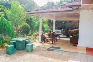 Family Villa, Multiple Bedrooms, Garden View | Desk, free WiFi, bed sheets - Villa Serenity (Weligama)