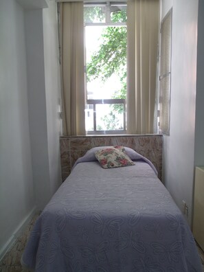 1 quarto, Wi-Fi de cortesia, roupa de cama