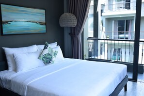 Deluxe Double Room with Poolview | Premium bedding, minibar, in-room safe, desk