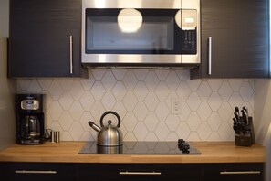 特色公寓, 1 张特大床和 1 张沙发床 | 私人厨房