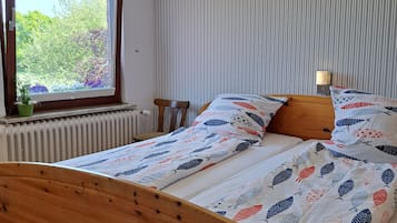 2 Schlafzimmer, Reisekinderbett, WLAN, Bettwäsche