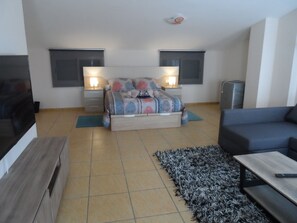 4 bedrooms, iron/ironing board, Internet, bed sheets - Vip Resort area, vacation home, where you can enjoy and relax. (Villalonga)