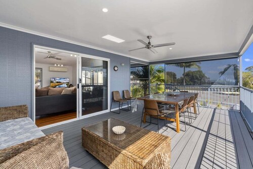 Wagtail on Banksia Beach