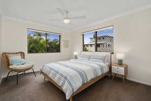 2 slaapkamers, een strijkplank/strijkijzer, gratis wifi, beddengoed