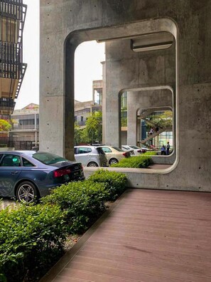 Aparcamiento sin asistencia (15 MYR por día)