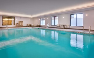 Una piscina cubierta