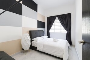 Apartment, 3 Bedrooms | Iron/ironing board, bed sheets - Quintet Serviced Apartment Cameron (Tanah Rata)