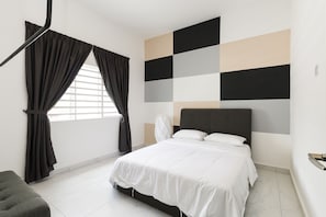Apartment, 3 Bedrooms | Iron/ironing board, bed sheets