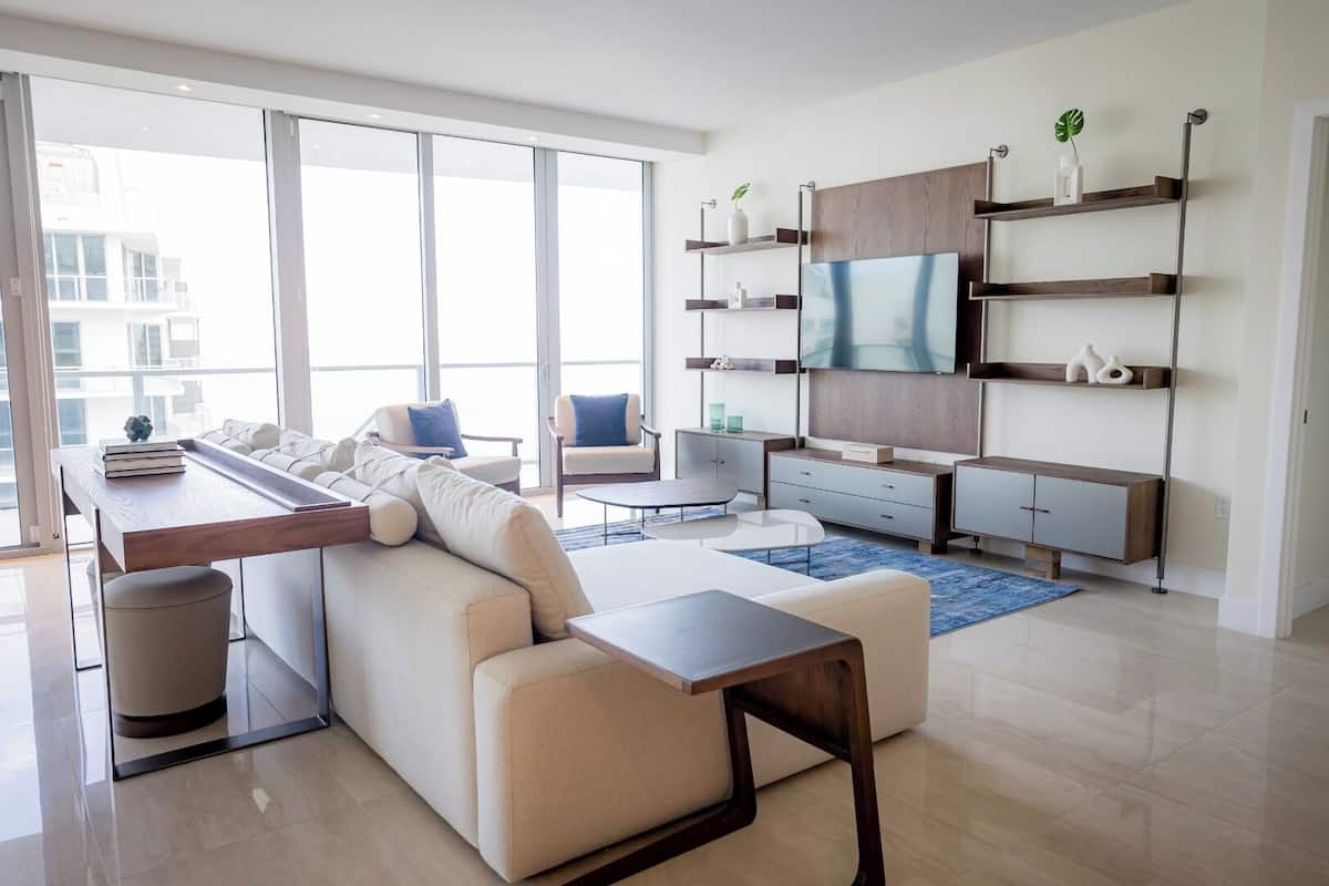 Premium Room, Ocean View (Wellness Residences) | Ruang tamu | 55 inci sebuah televisyen pintar dengan kabel, TV