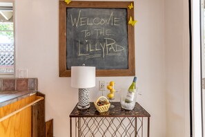 Food and drink - Bungalow Retreat Explore in Walk-able Location. Close to Universal n Warner Bros (Burbank)