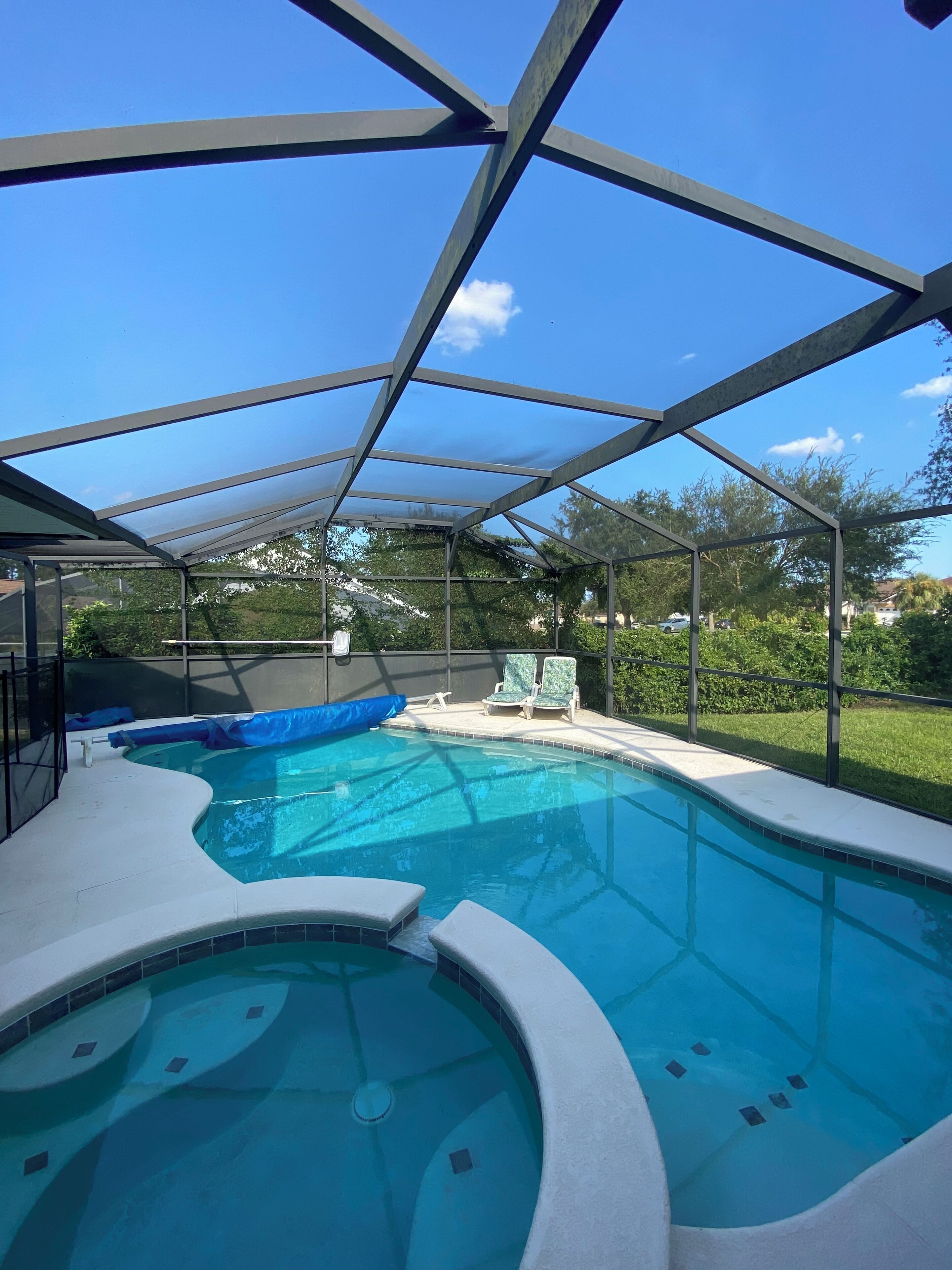 Salt Water Pool Home Minutes From Disney-NEW tile in front master & dining areas