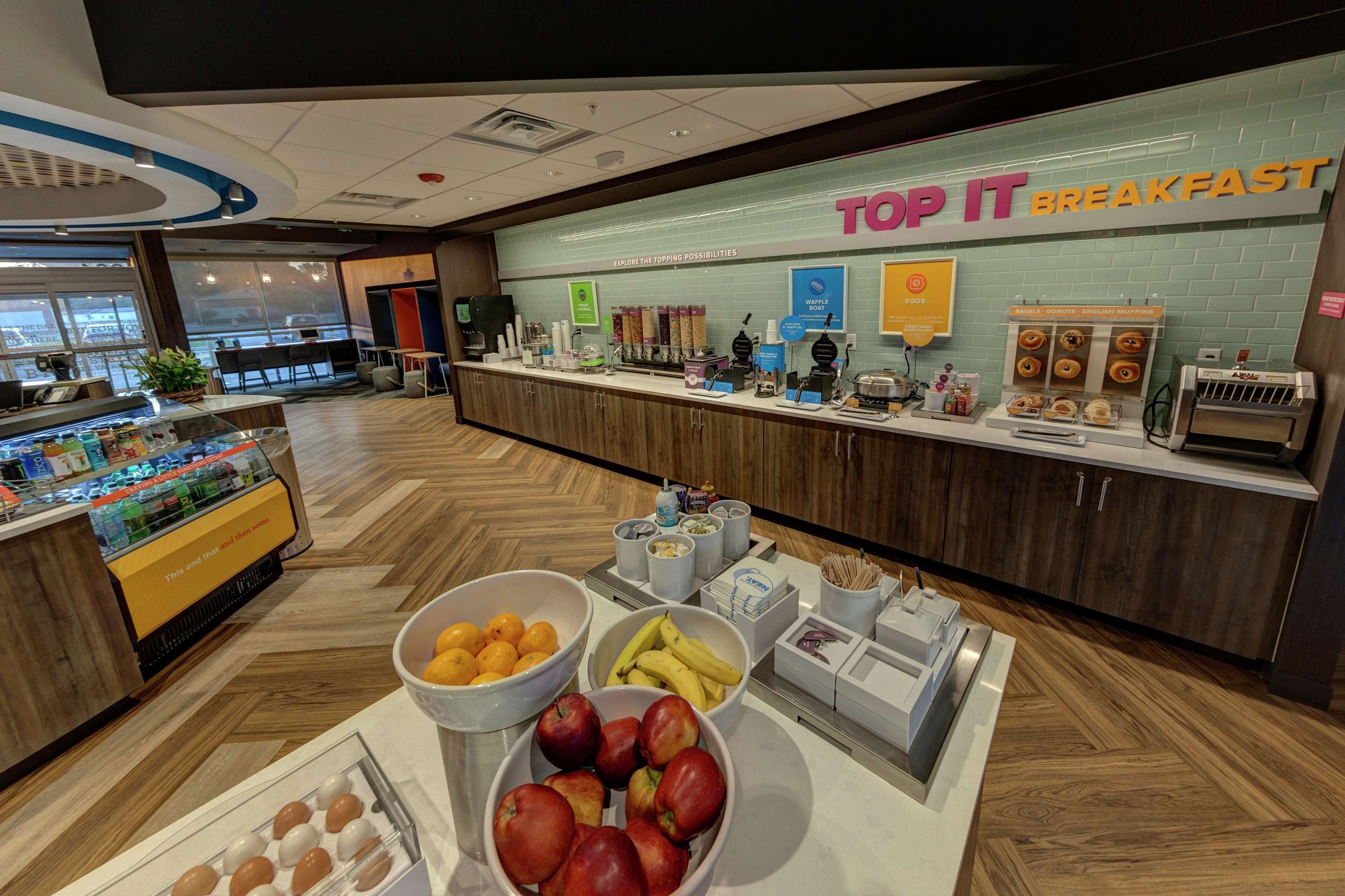 free daily continental breakfast