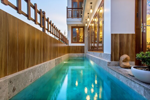 Outdoor pool - White House Villa (Da Nang)