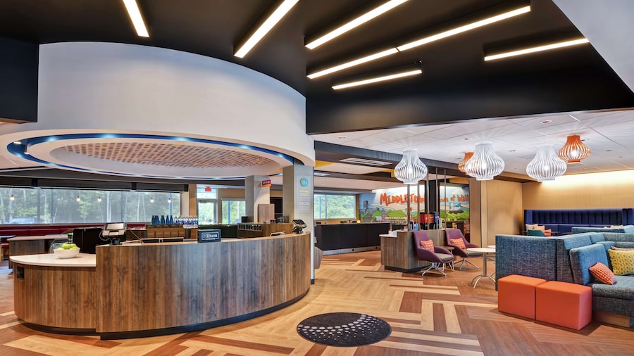Tru by Hilton Middletown
