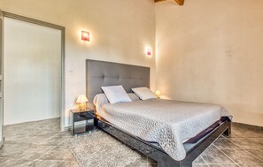 3 chambres, lit parapluie, Wi-Fi gratuit, draps fournis