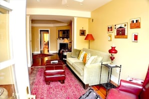 Smart TV, fireplace, DVD player, books
