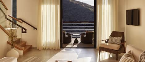 Phòng Suite có thiết kế đặc trưng | Bộ đồ giường cao cấp, minibar, két bảo mật tại phòng