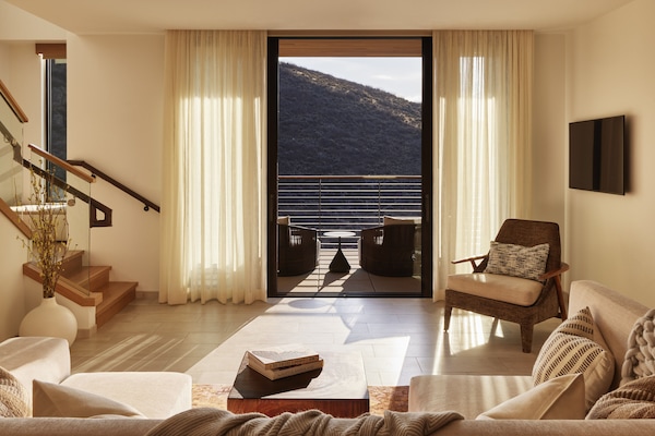 Ropa de cama de alta calidad y minibar