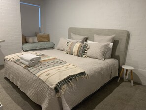 2 bedrooms, free WiFi, bed sheets - Snow Gums apartment 5 (Dinner Plain)