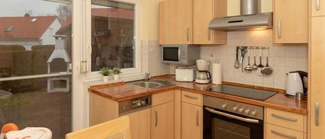 Fridge, oven, dishwasher, highchair