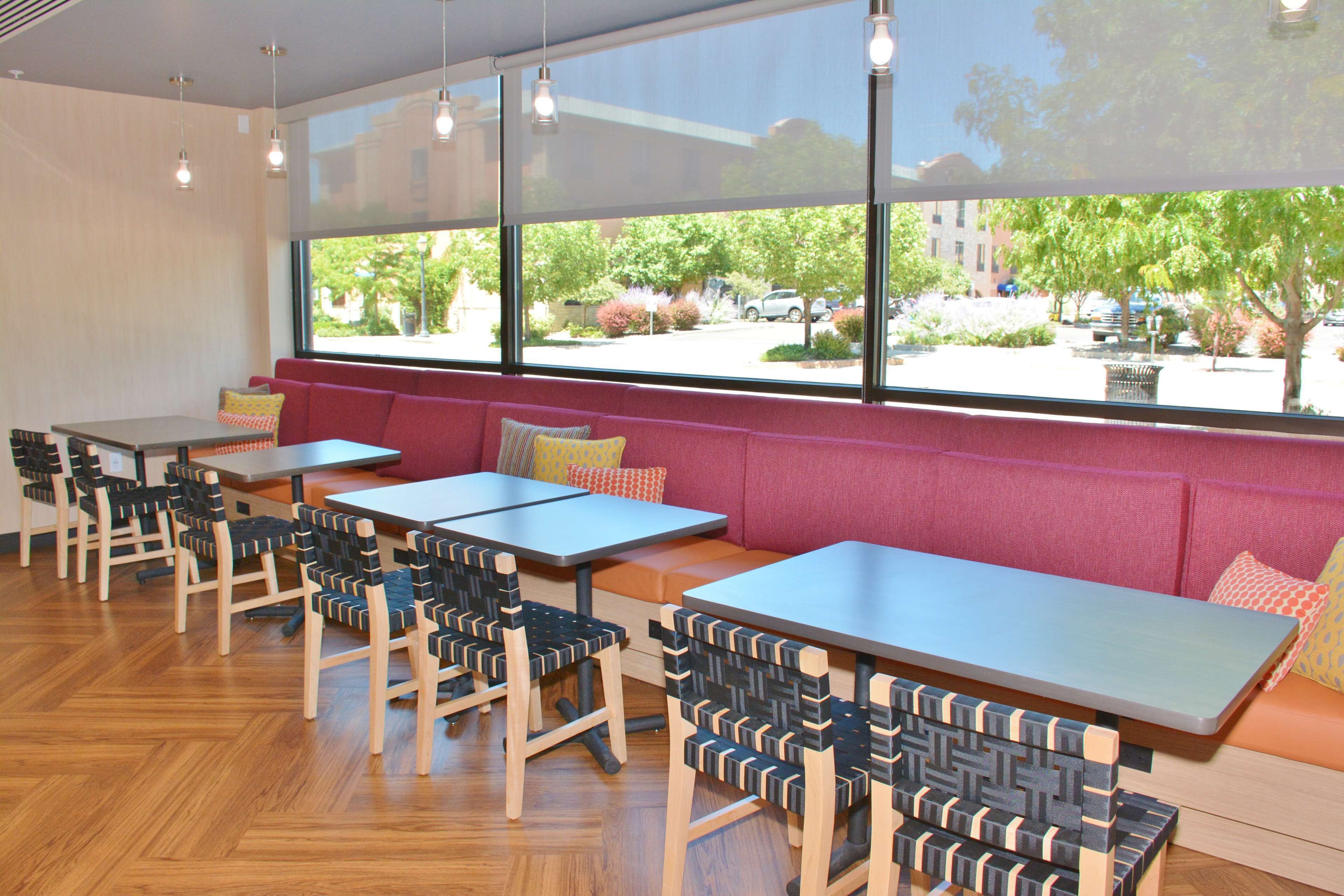 Colazione a buffet inclusa, servita tutte le mattine 