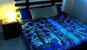 1 habitación, tabla de planchar con plancha, wifi y ropa de cama 