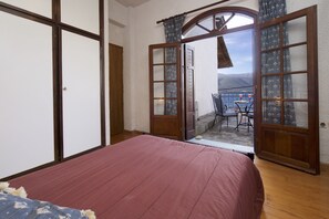 3 chambres, fer et planche à repasser, Wi-Fi, literie fournie