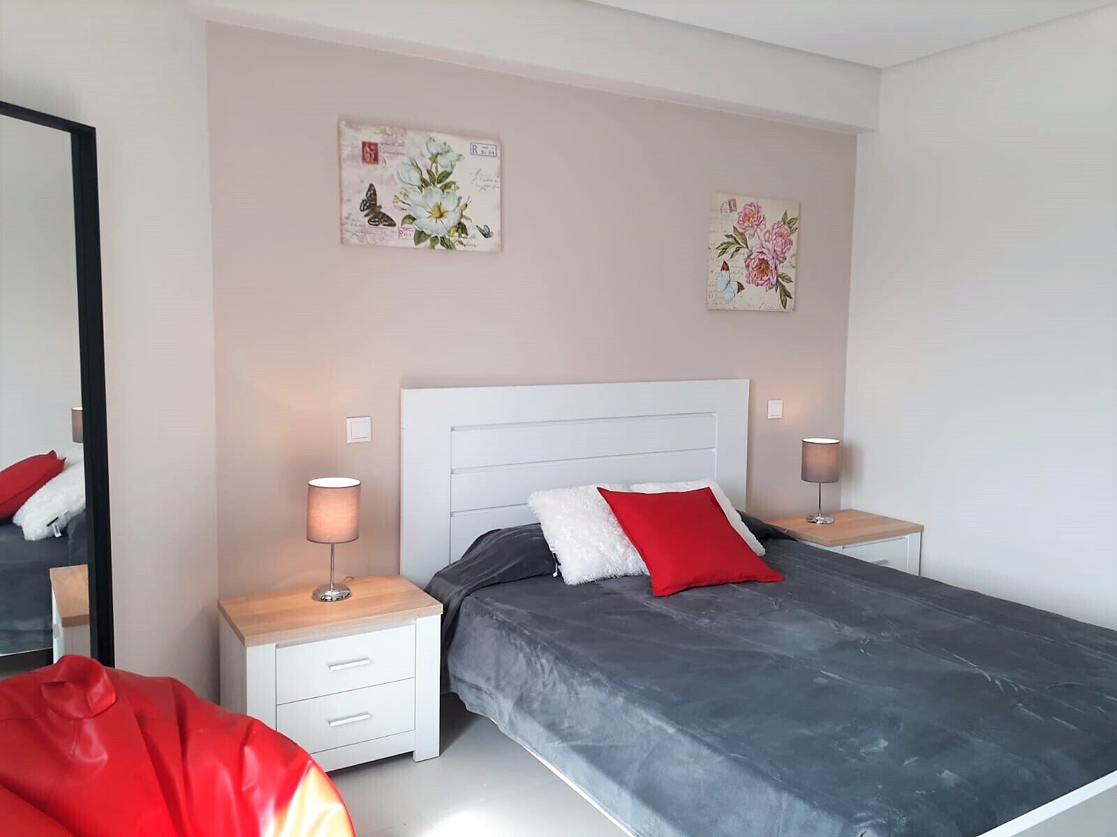 1 chambre, fer et planche à repasser, Wi-Fi gratuit, draps fournis