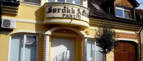 Fachada da propriedade