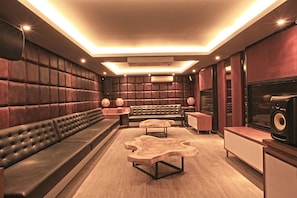 TV, fireplace, DVD player, stereo