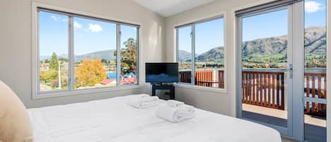 5 chambres, fer et planche à repasser, Wi-Fi, draps fournis