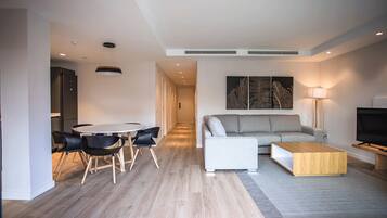 Sengetøy av topp kvalitet, dundyner, safe på rommet og lydisolert