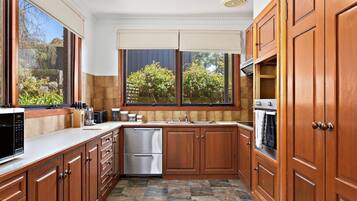 Rumah, 3 kamar tidur | Dapur pribadi | Lemari es besar, microwave, oven, dan kompor