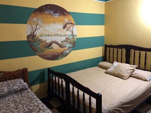 3 chambres, fer et planche à repasser, Wi-Fi gratuit, draps fournis