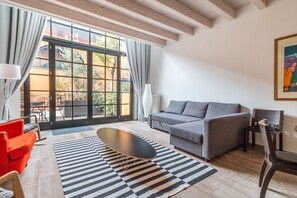 Apartment, 2 Bedrooms (Bellini 10 - Casin dei Spiriti) | Living area - Residence Casin dei Spiriti (Venice)