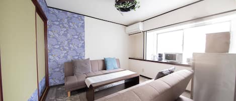 Private Vacation Home | Living area