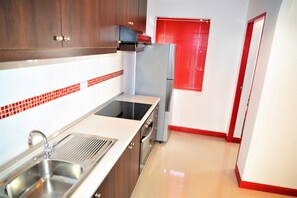 アパートメント | 専用キッチン | 冷蔵庫、オーブン、コンロ、電気ポット