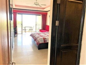Studio | Iron/ironing board, WiFi, bed sheets