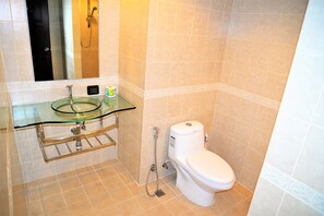 Dusche, Handtücher, Toilettenpapier