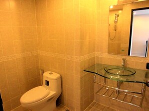 Leilighet | Bad | Dusj og håndklær