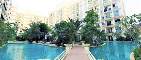 Apartment | Pool | Outdoor pool