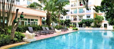 Apartment | Pool | Outdoor pool