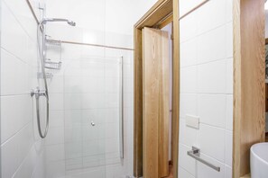 Shower, hair dryer, towels, soap - Studio Apartment at the Academy (Firenze)