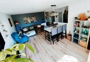 Smart TV, Netflix, streaming services